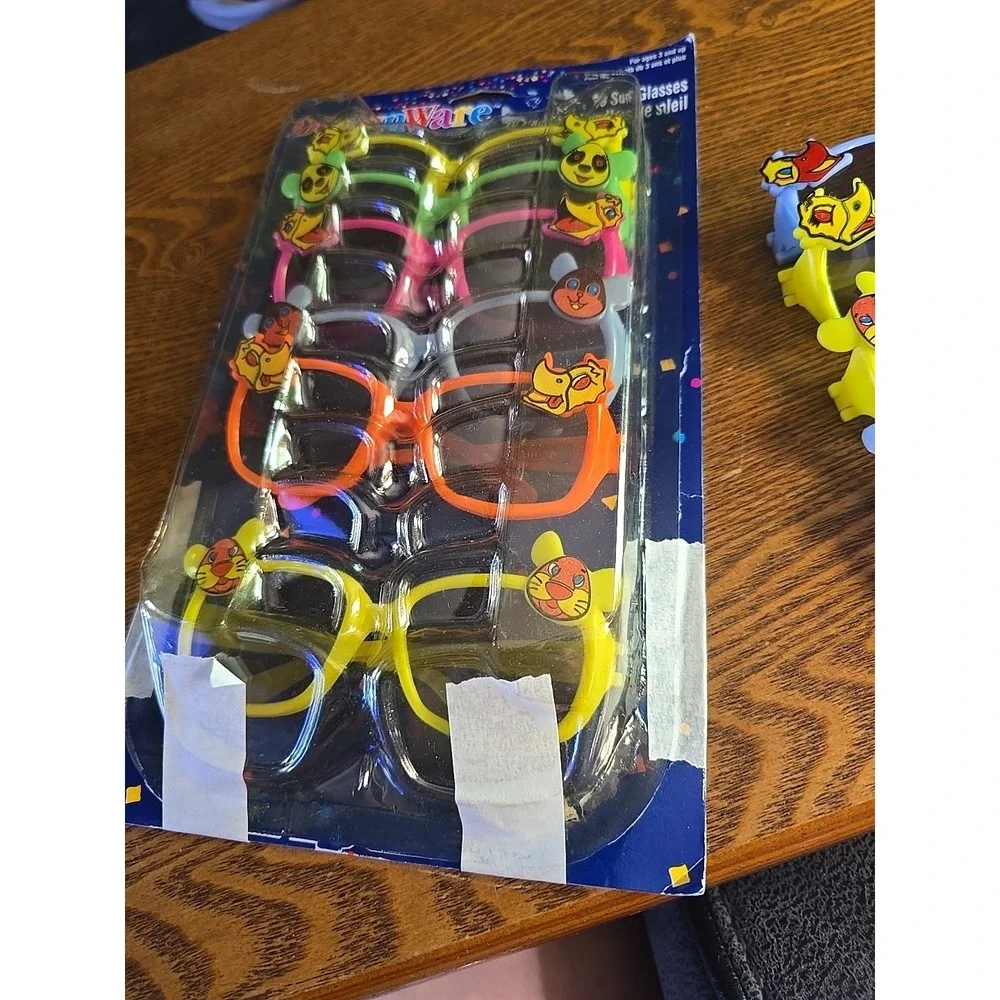 Vintage Unique Party Favors Sunglasses‎ Set 11  in Package 1980s